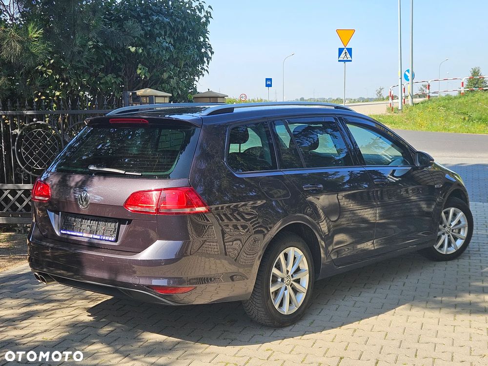 Volkswagen Golf 2.0 TDI BlueMotion Technology Lounge - 4