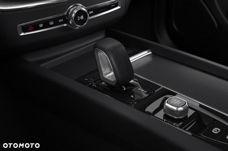 Volvo XC 60 B5 B AWD Core - 4