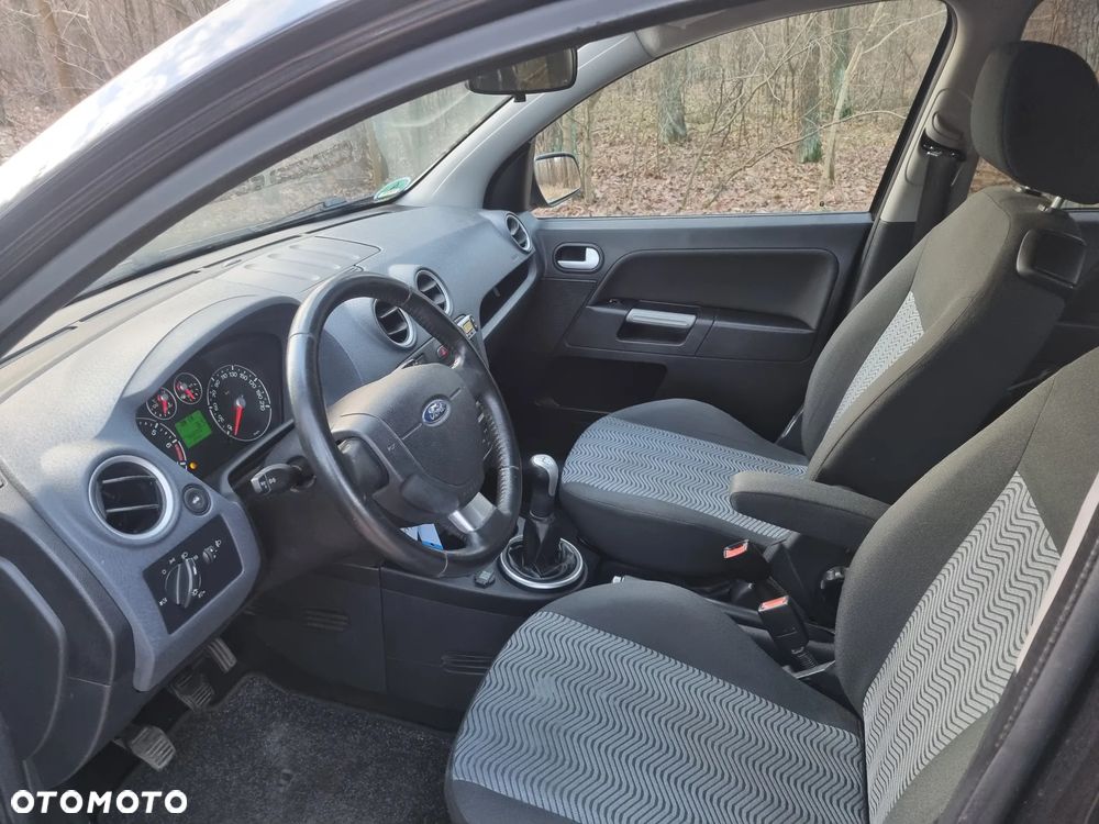 Ford Fusion 1.6 + - 13