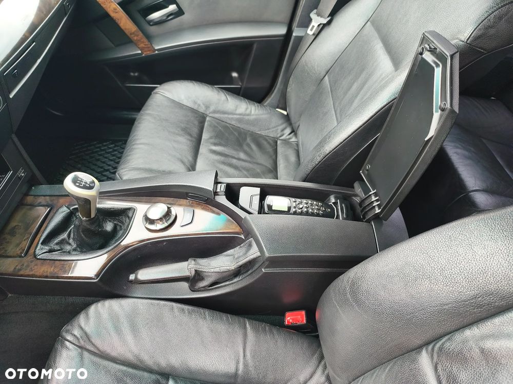 BMW Seria 5 530d - 32