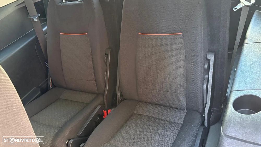 Ford S-Max 1.8 TDCi Titanium 7L - 13