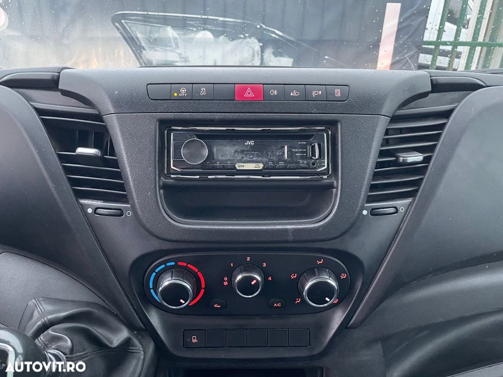 Iveco Daily 3.0 D BASCULABIL AXA DUBLA SPATE - 24