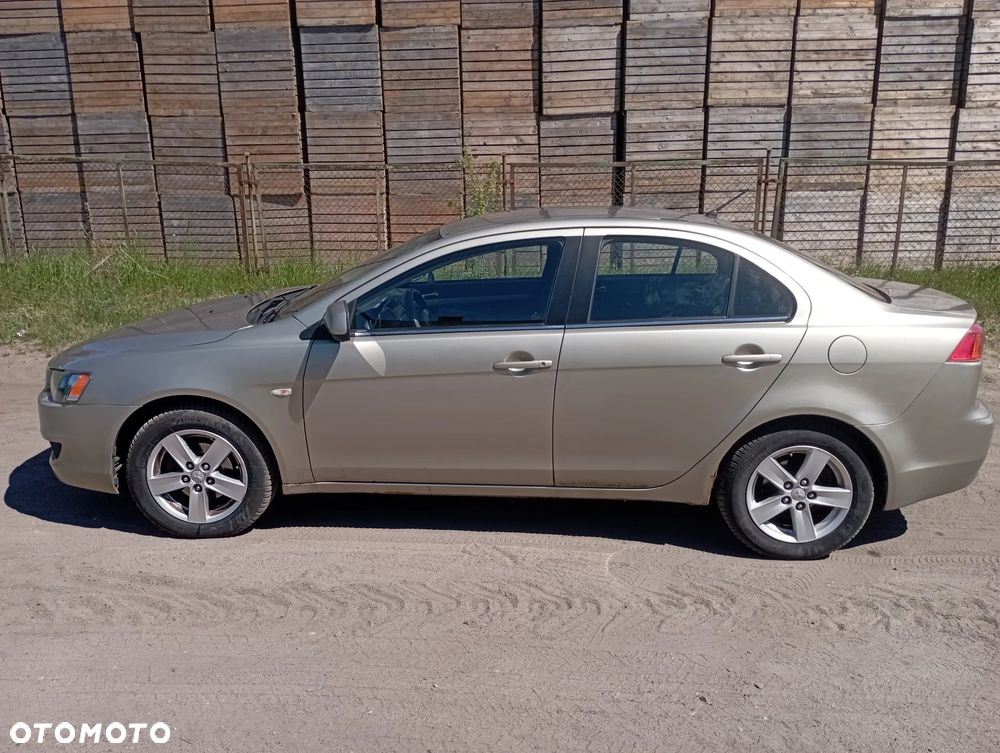 Mitsubishi Lancer 1.8 Invite - 8