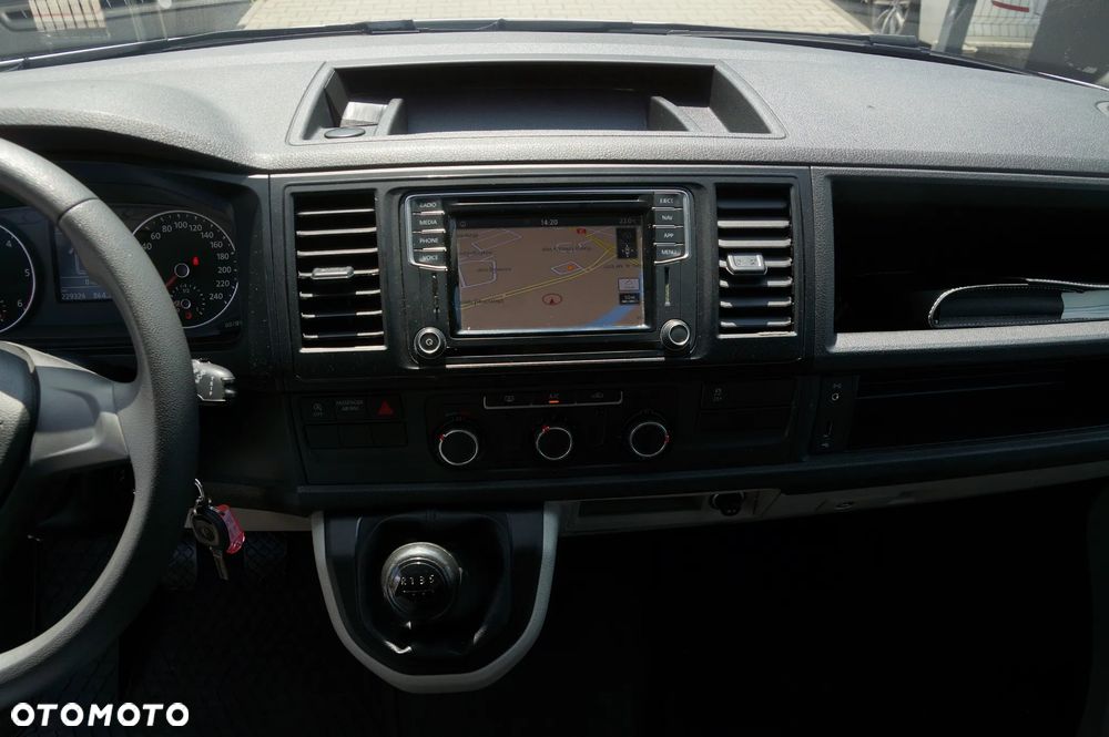 Volkswagen Transporter - 12