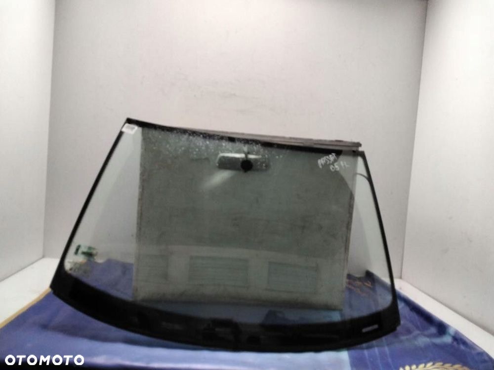 VW PASSAT B5 SZYBA PRZEDNIA CZOŁOWA - 1