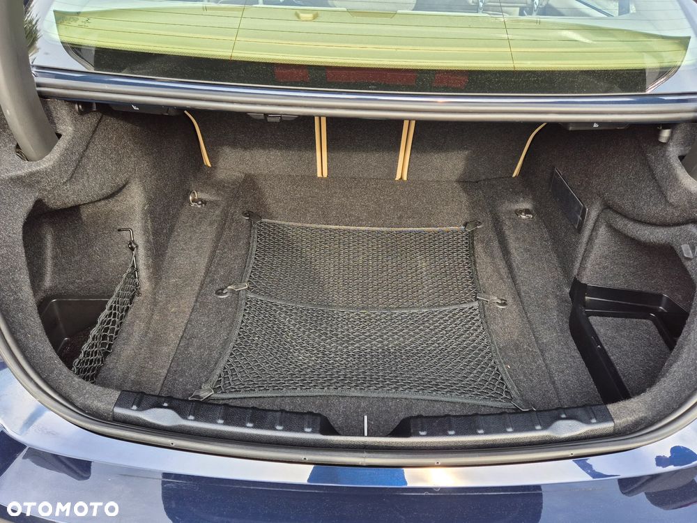 BMW Seria 3 318d Luxury Line - 22