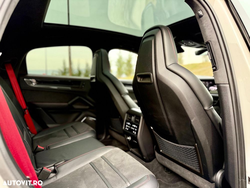 Porsche Cayenne Coupe GTS Tiptronic S - 21