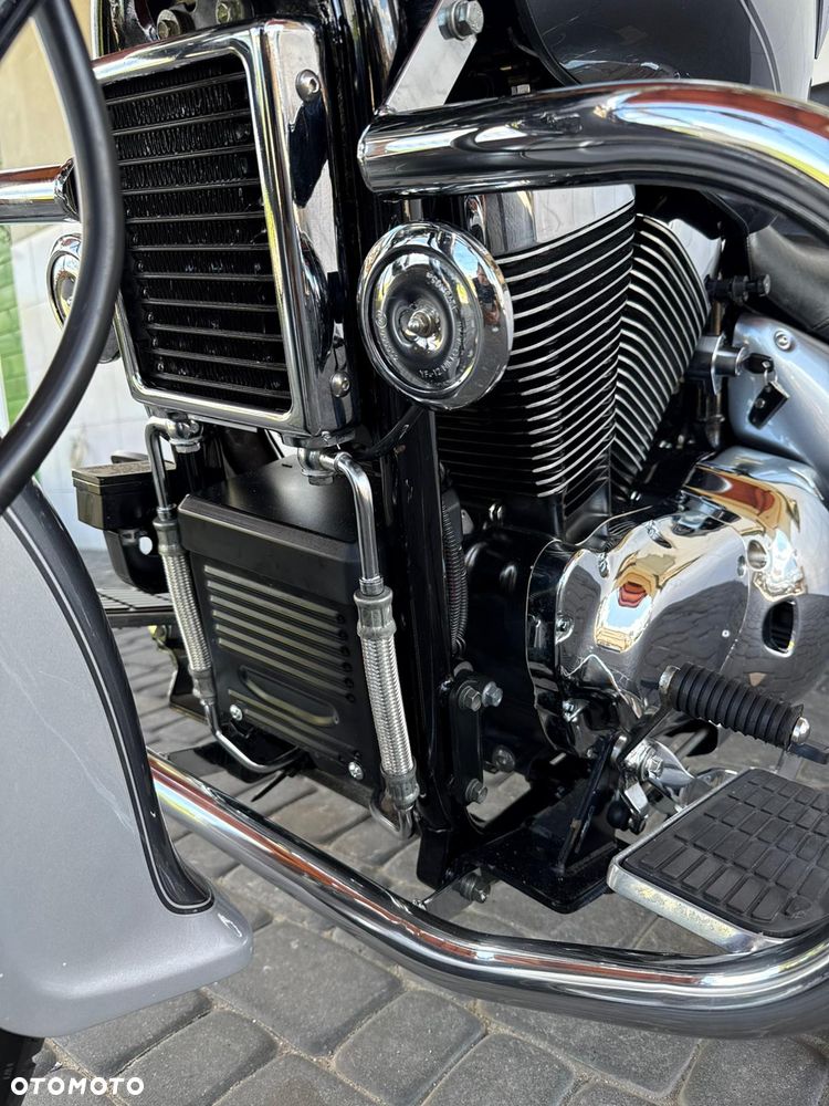 Suzuki Intruder - 26