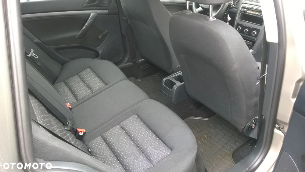 Skoda Octavia 1.6 Ambition - 11