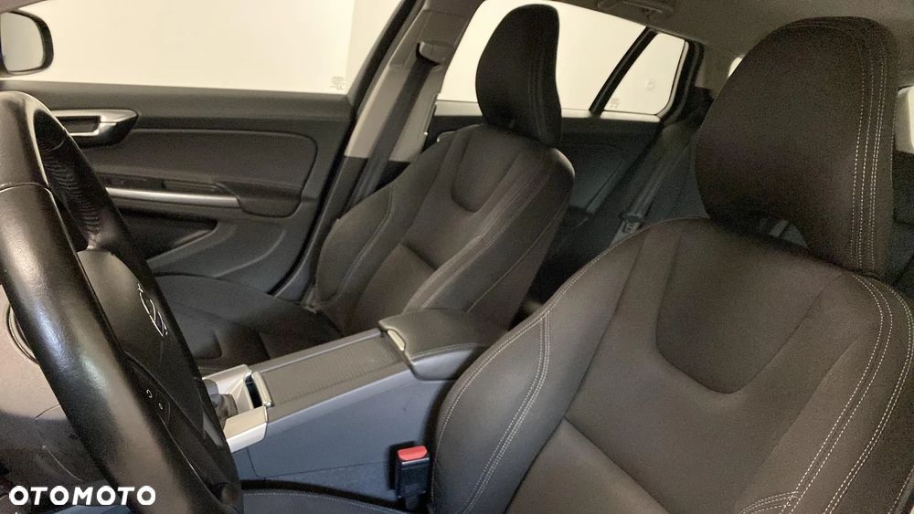 Volvo V60 D2 Linje Svart - 8