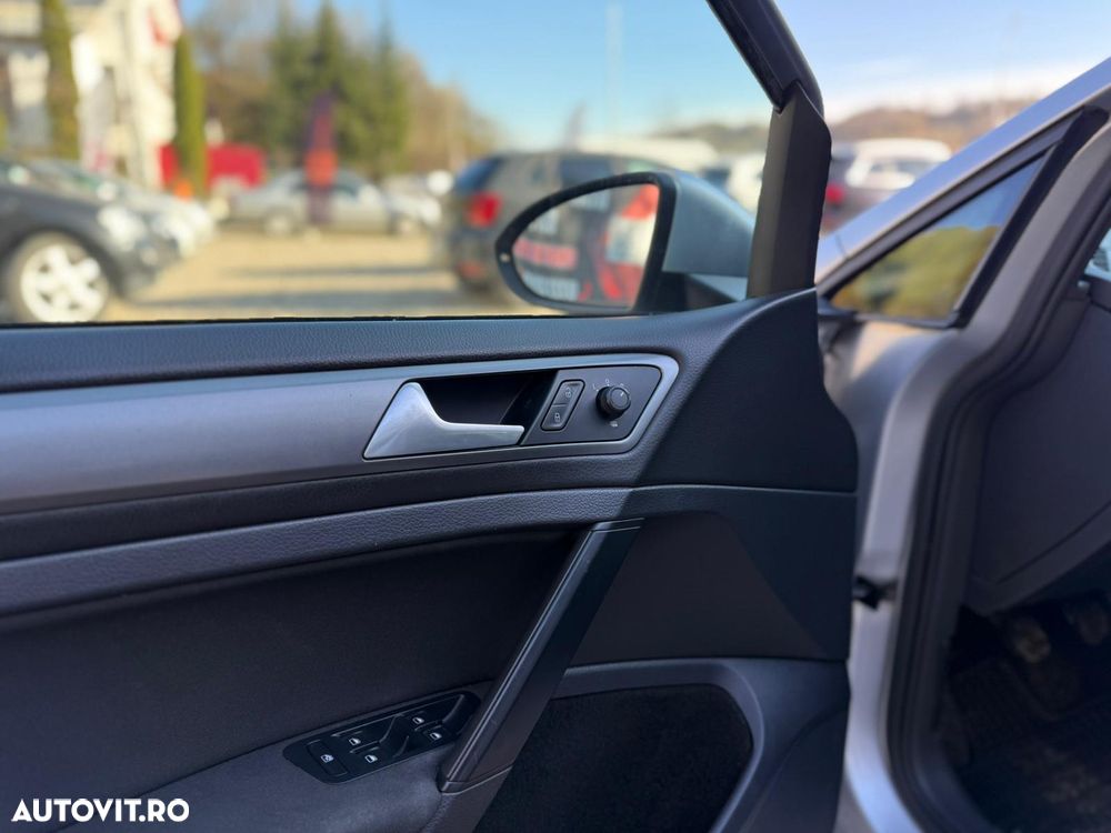 Volkswagen Golf 1.2 TSI BMT Trendline - 11