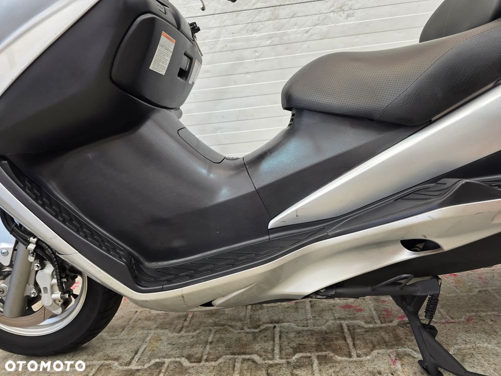Suzuki Burgman - 20