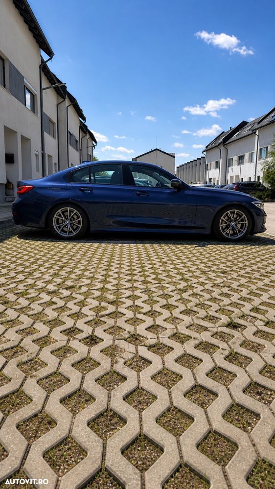 BMW Seria 3 330i AT - 3