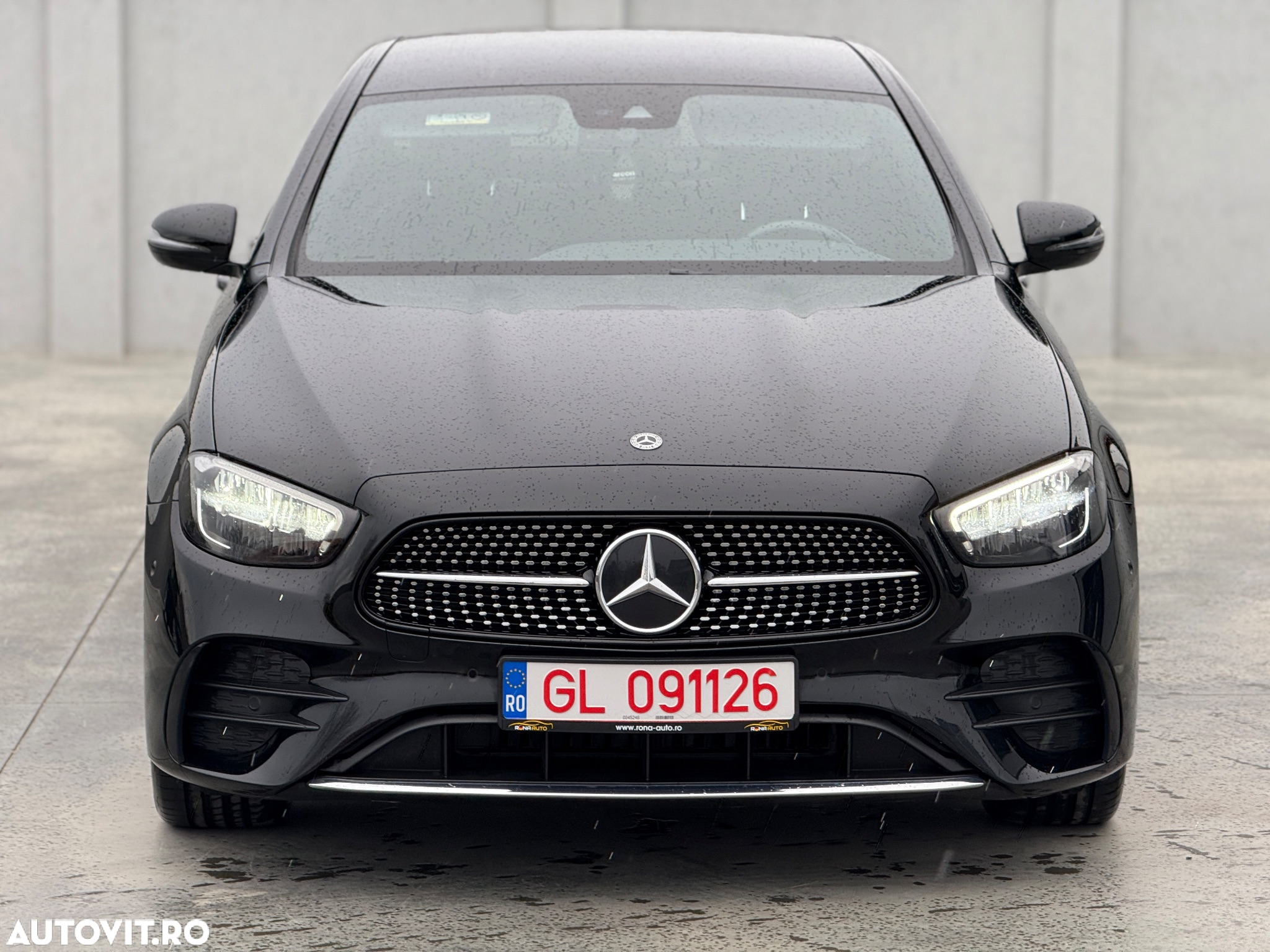Mercedes-Benz E 300 4Matic 9G-TRONIC AMG Line - 8