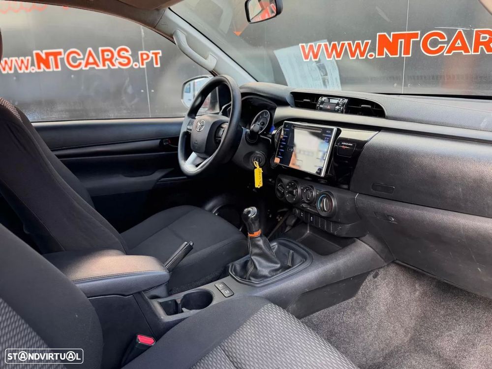 Toyota hilux 2.4 d-4d 4wd ce 3l - 12