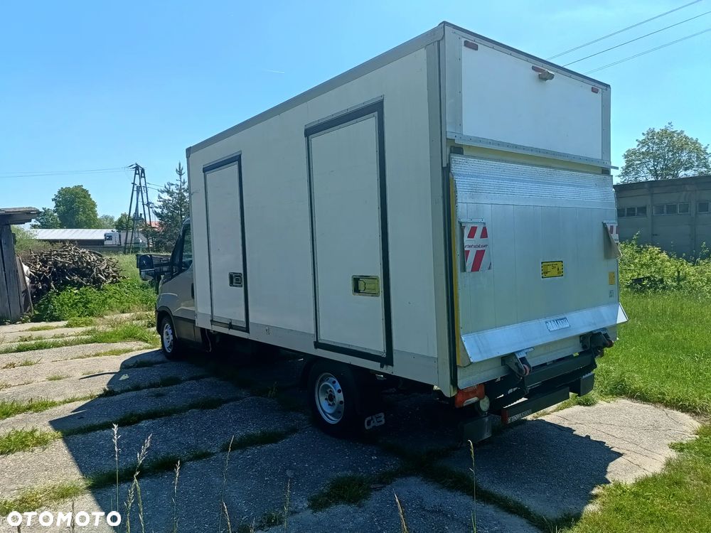 Iveco Daily 35s17 KONTENER+WINDA (udźwig 750kg) 3.0 diesel 170 kM automat 2014 WEBASTO, KAMERA COFANIA, GOTOWY DO PRACY! - 8