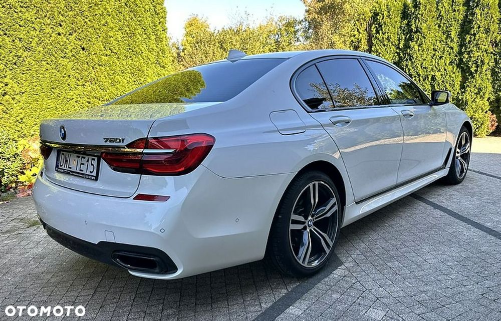 BMW Seria 7 - 29
