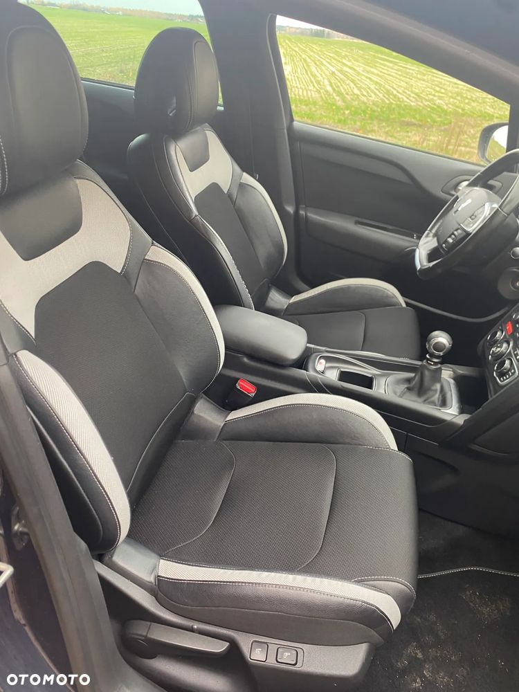 Citroën DS4 1.6 HDi SoChic - 18