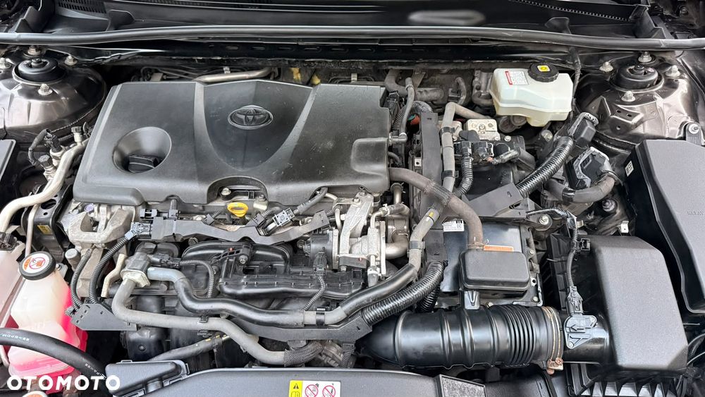 Toyota Camry - 22
