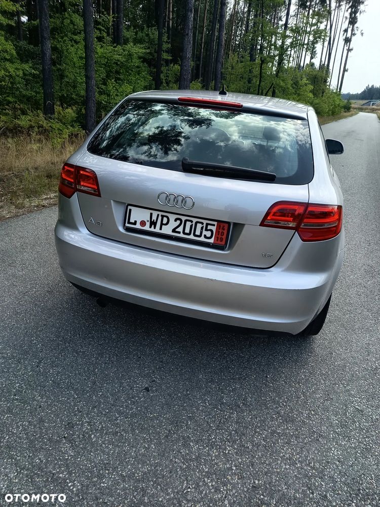 Audi A3 Sportback 1.6 Ambiente - 9