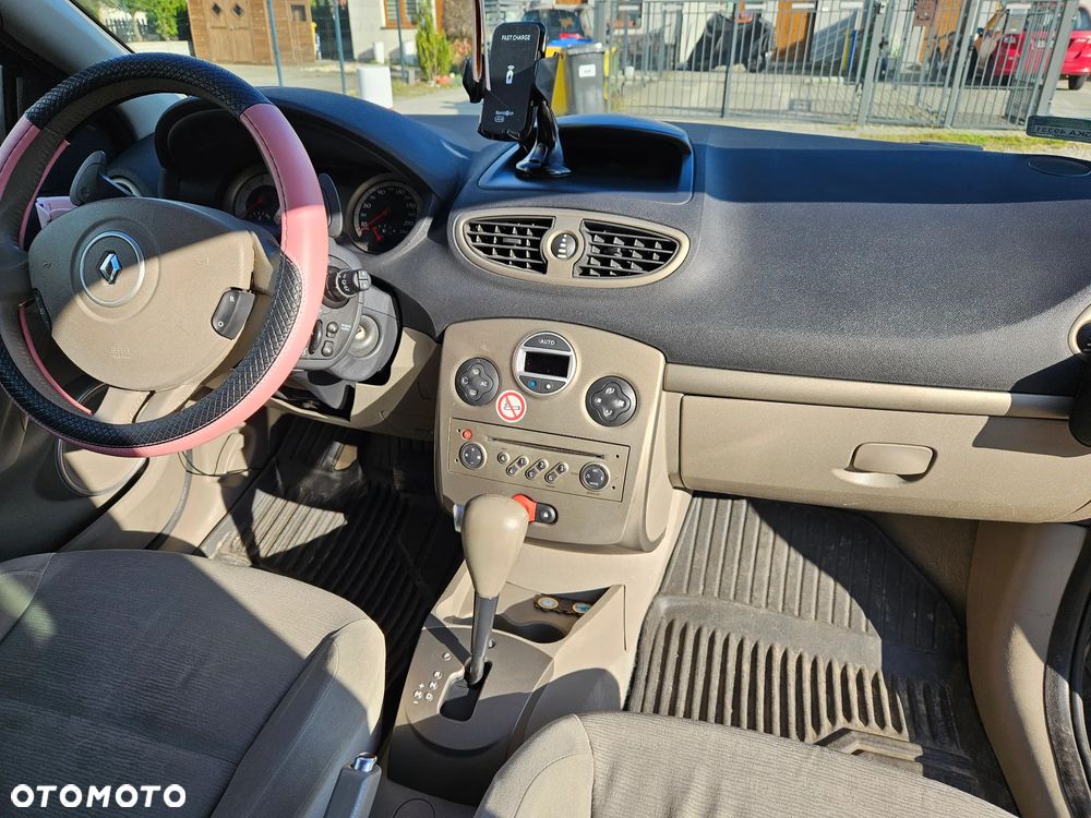 Renault Clio - 21