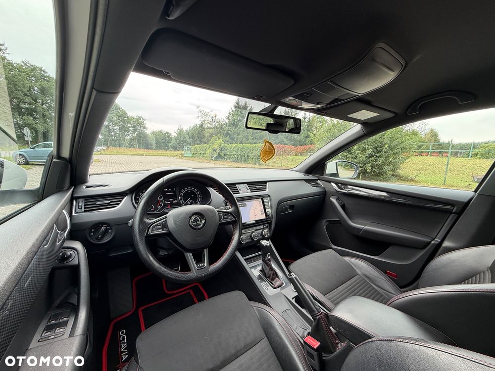 Skoda Octavia 2.0 TDI DSG RS - 14