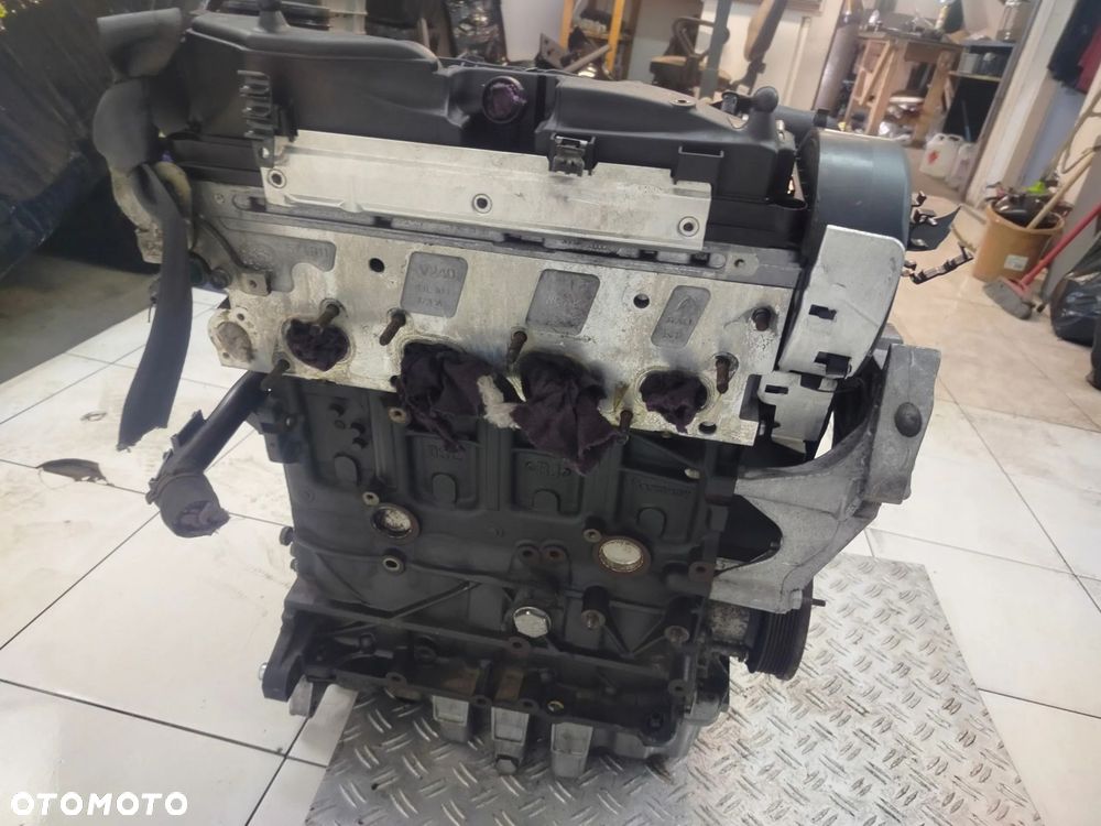 VOLKSWAGEN VW CADDY III 1.6 TDI 03R- SILNIK SŁUPEK CAYC + POMPA 03L130755E - 7