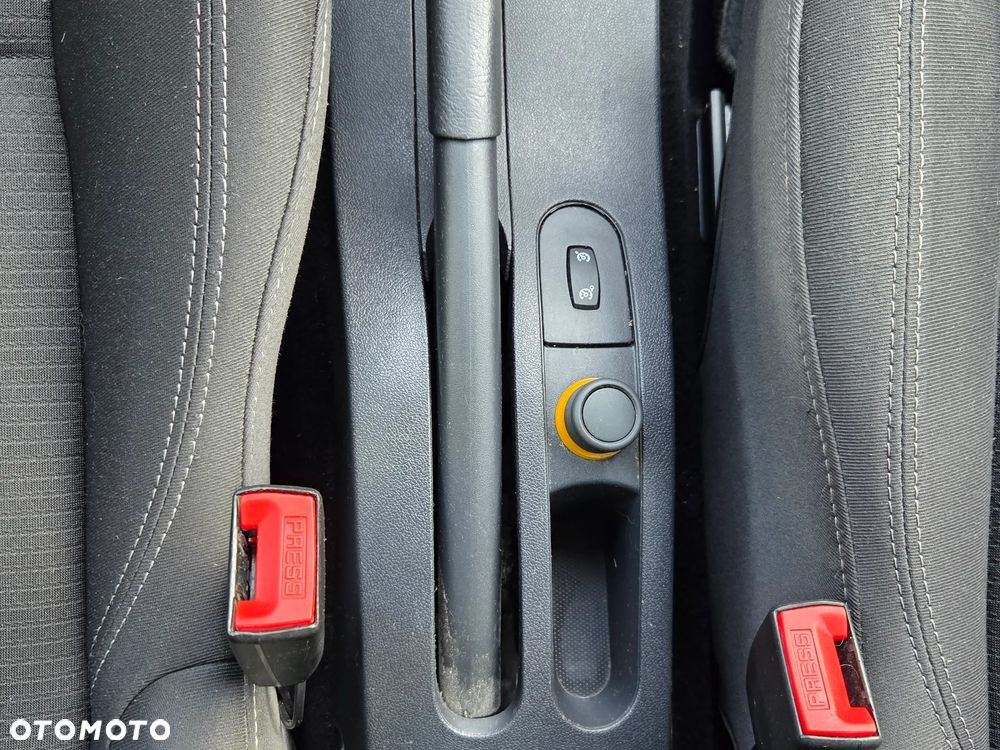 Renault Clio - 26
