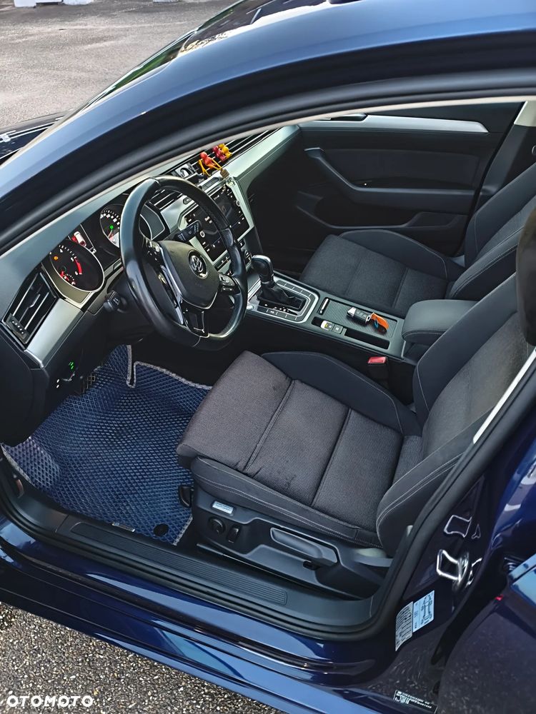 Volkswagen Passat - 5