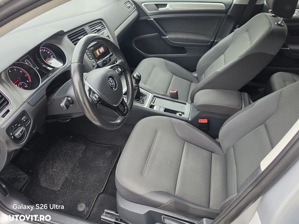Volkswagen Golf - 8