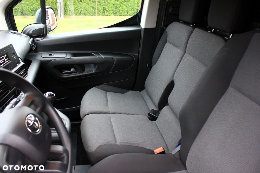 Toyota Proace City CHŁODNIA 1.5D-4D 102KM LONG L2 3 Osobowy - 24