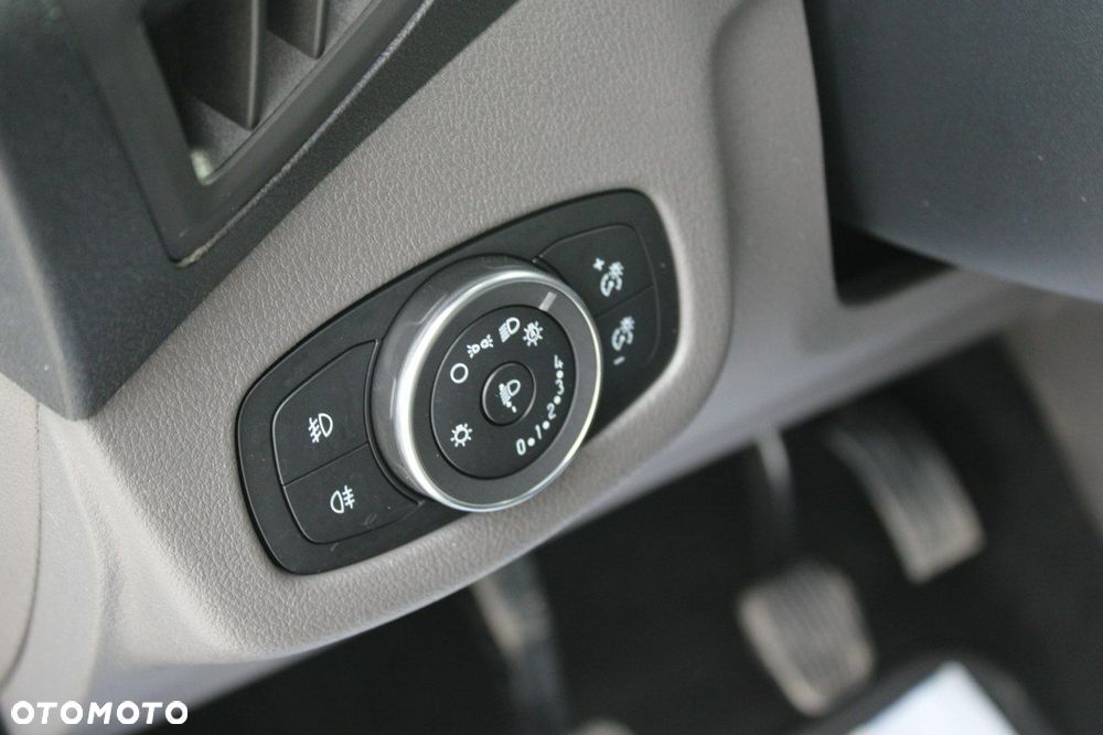 Ford Tourneo Connect - 22