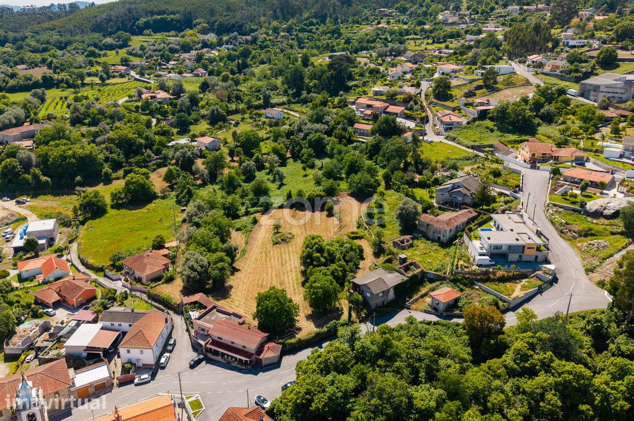 Terreno Urbanizável com Moradia em Barbudo, Vila Verde! - Grande imagem: 4/26