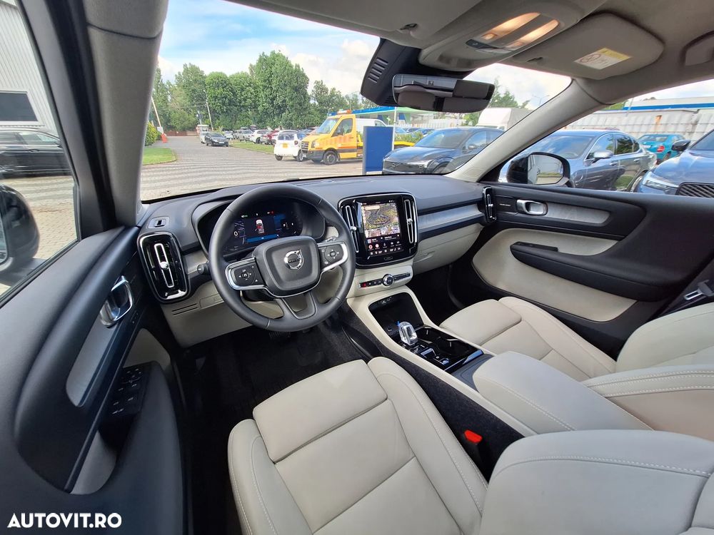 Volvo XC 40 B3 AT FWD MHEV Plus Dark - 16