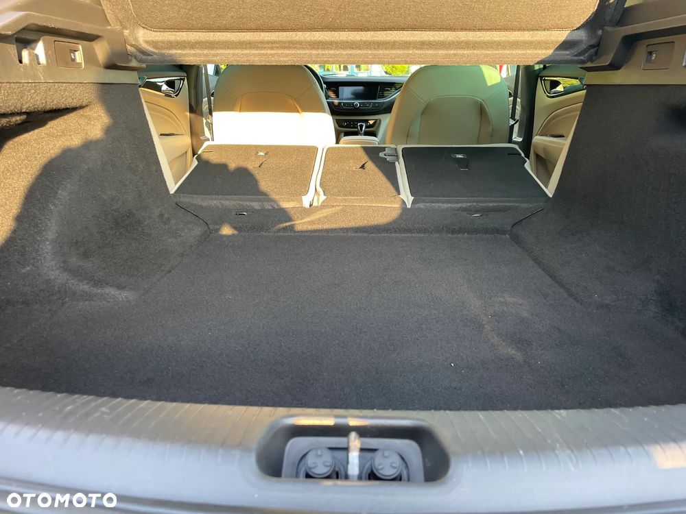 Opel Insignia 2.0 T 4x4 GSi S&S - 11