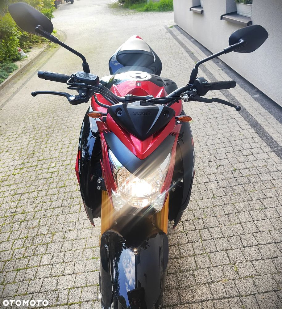 Suzuki GSX - 8