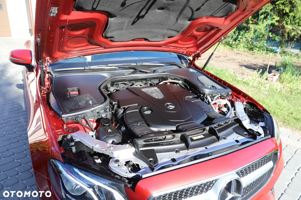 Mercedes-Benz Klasa E 400 4-Matic 9G-TRONIC - 16