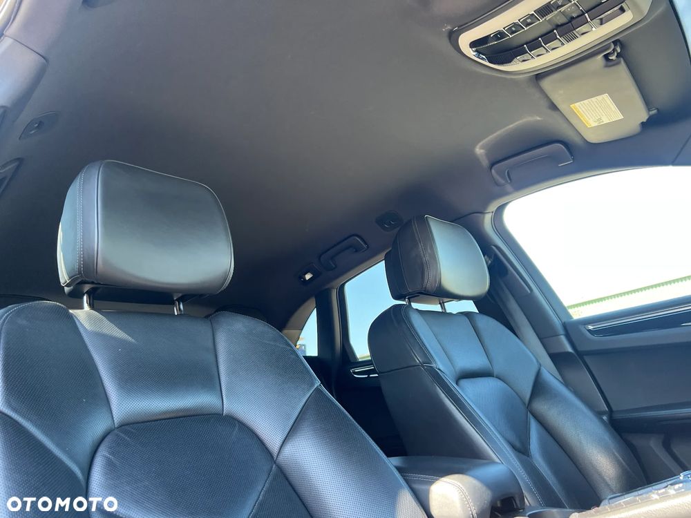 Porsche Macan S - 26
