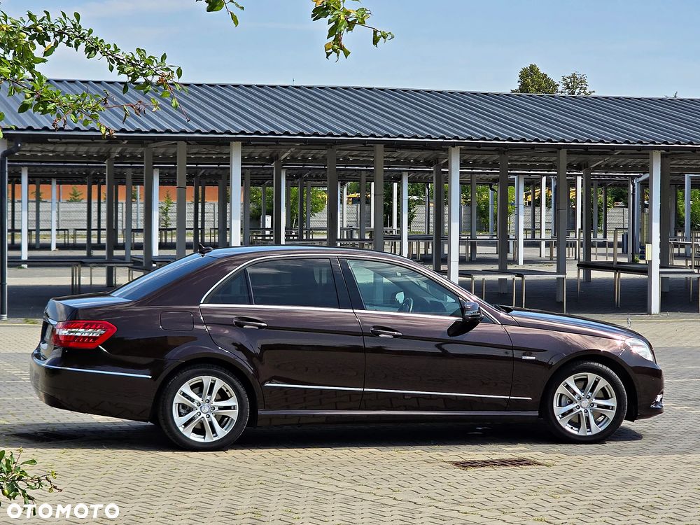 Mercedes-Benz Klasa E 250 CGI BlueEFFICIENCY 7G-TRONIC Avantgarde - 12