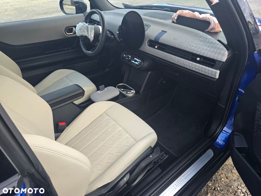 MINI Cooper C Essential Trim - 12