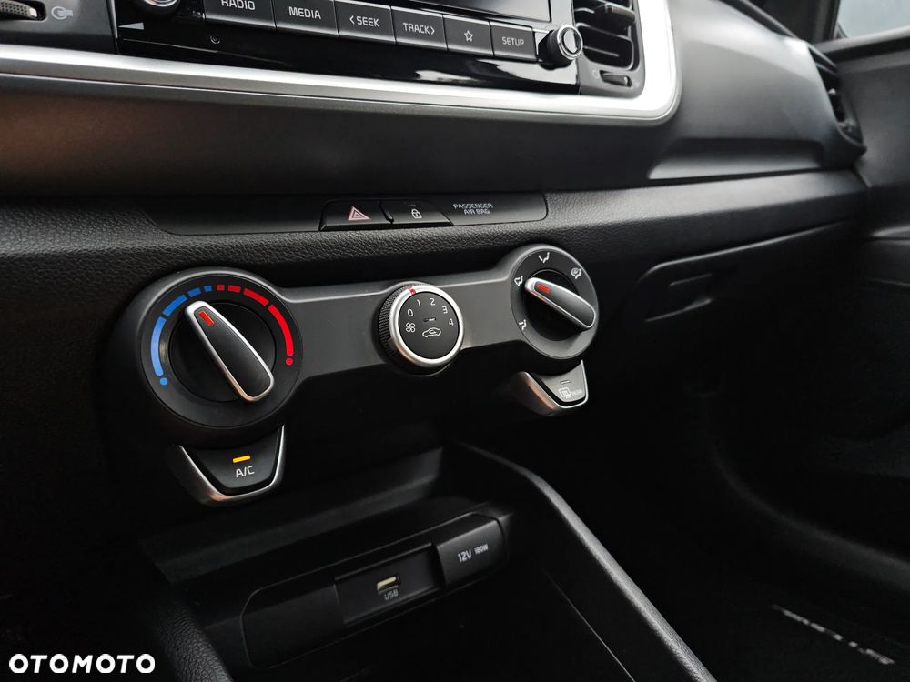 Kia Stonic 1.2 L - 10