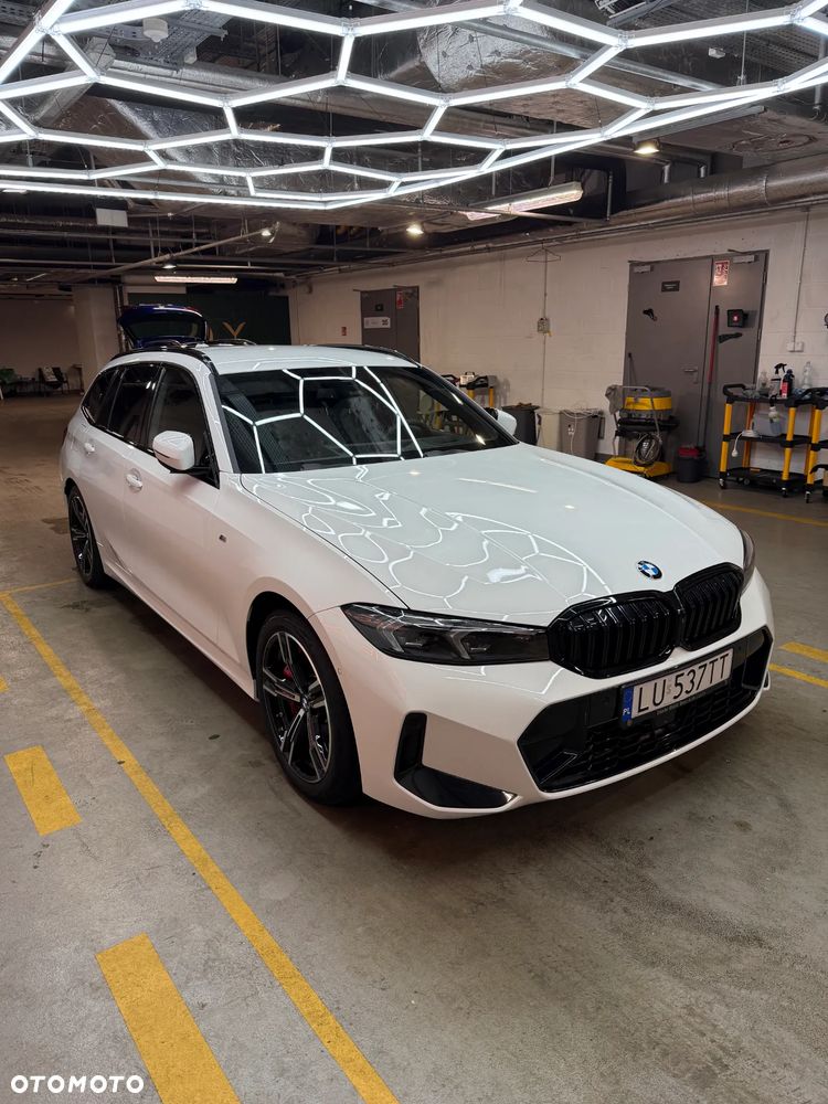 BMW Seria 3 330i xDrive M Sport - 1