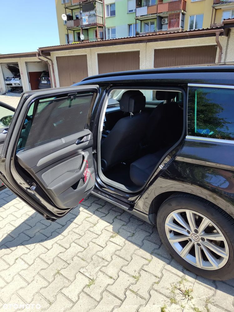 Volkswagen Passat 2.0 TDI SCR DSG Comfortline - 11