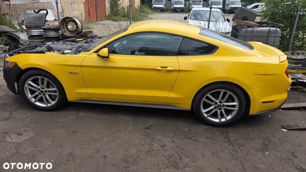 Ford Mustang 5.0 V8 GT - 2
