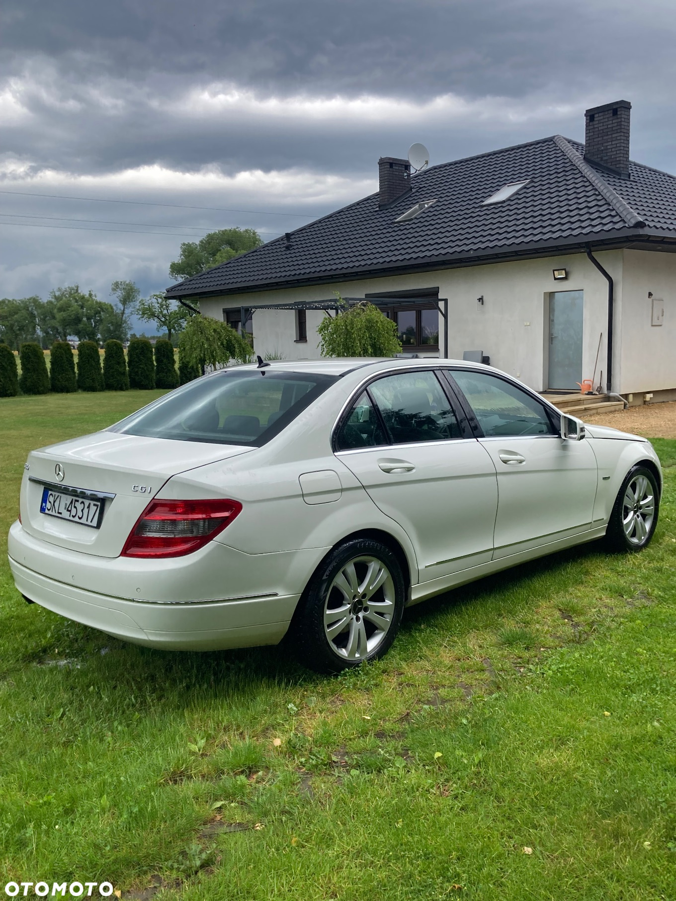 Mercedes-Benz Klasa C 180 CGI BlueEff Avantgarde - 5