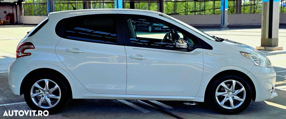 Peugeot 208 82 VTI Allure - 17