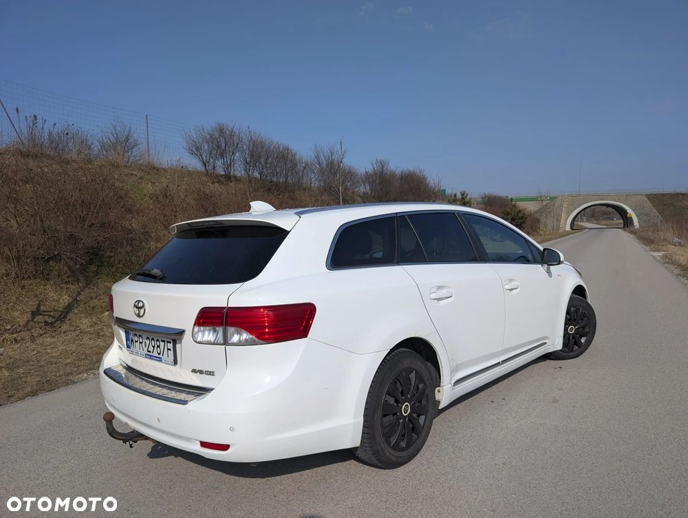 Toyota Avensis 2.0 D-4D Premium - 5