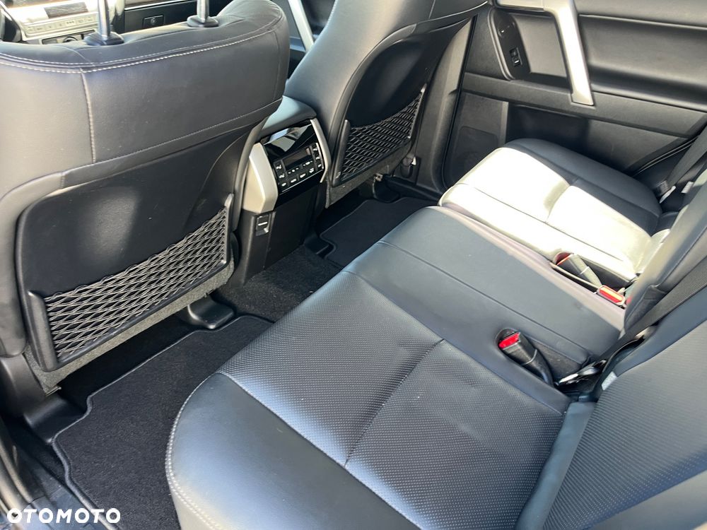 Toyota Land Cruiser LC 2.8 D-4D Executive - 6