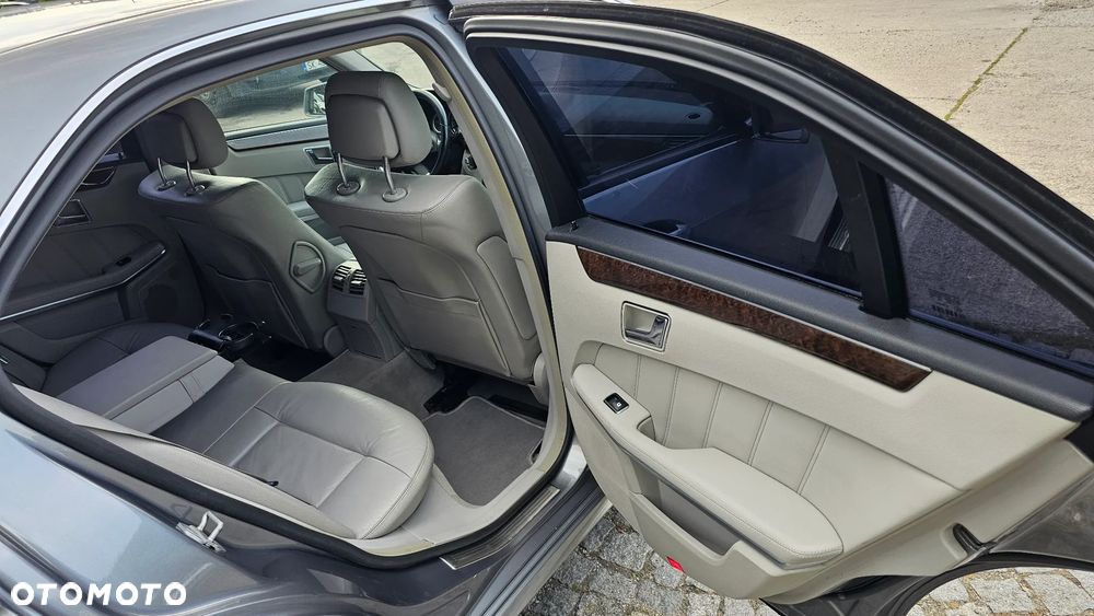 Mercedes-Benz Klasa E 350 4-Matic Avantgarde - 9