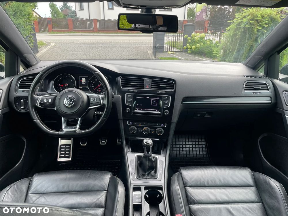 Volkswagen Golf - 6